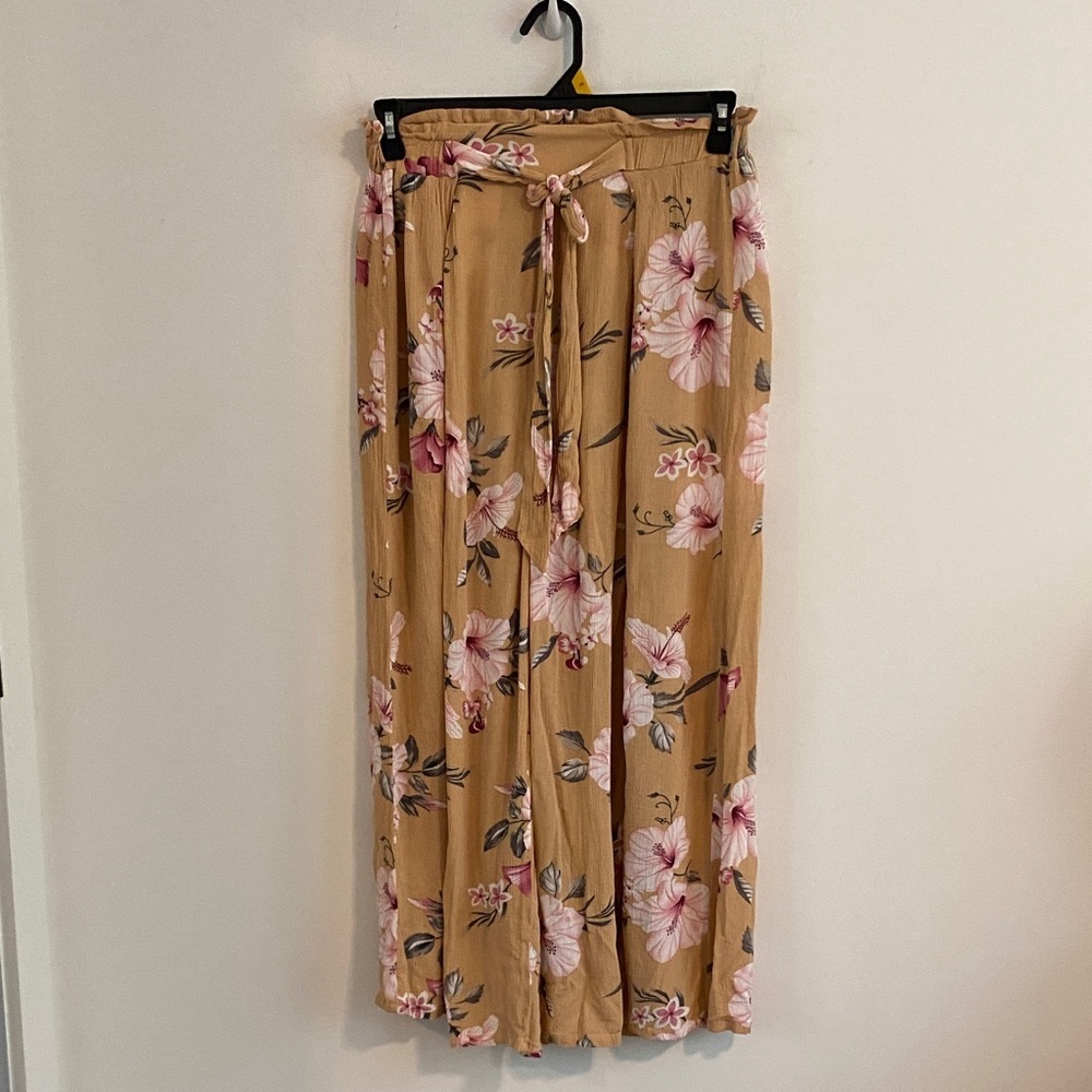 Floral Wide-Leg Pants with Tie Waist slit in side